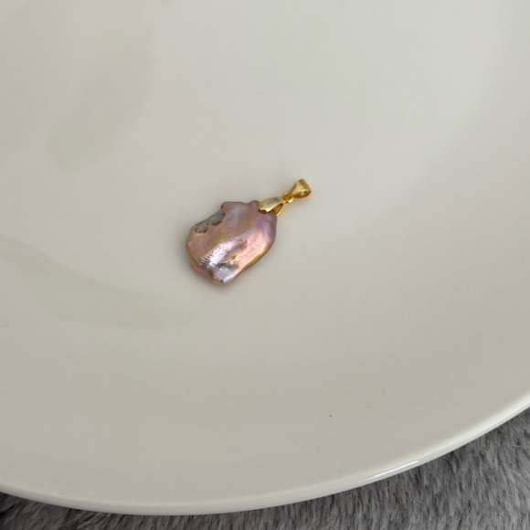 Natural Raw Pearl Pendant - Picture 5 of 11